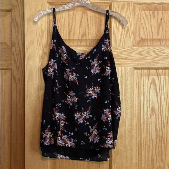 Floral tank with adjustable straps - Picture 4 of 4